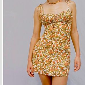 New without tags Realisation “the Devon-70’s floral” dress